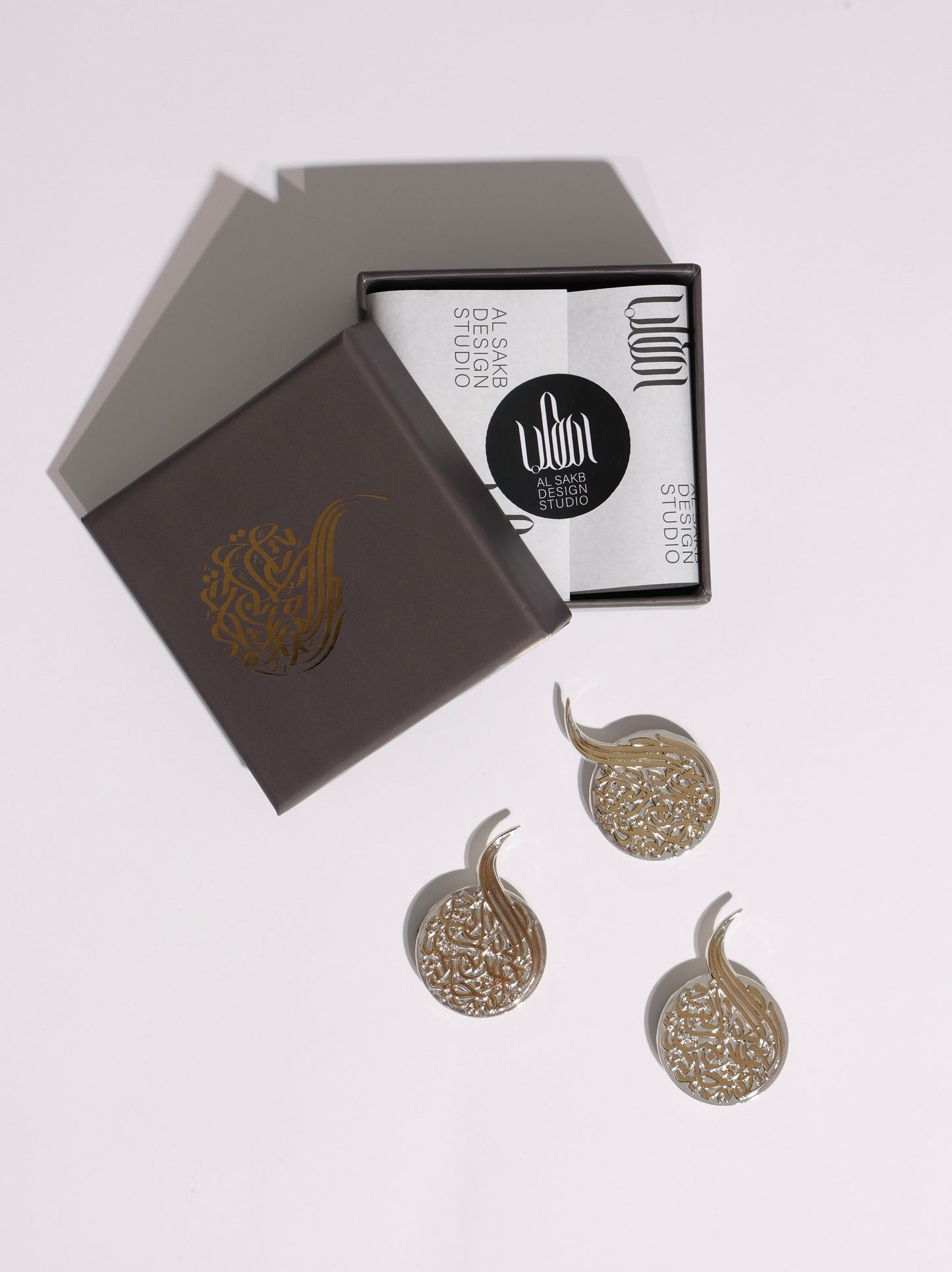 بروش الإمارات